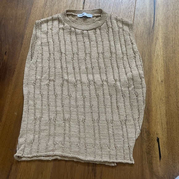 Gold Lurex Opening Vest - Picture 4 of 4